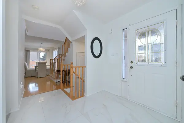 5554 Linwell PL, Mississauga, ON L5M 6L7