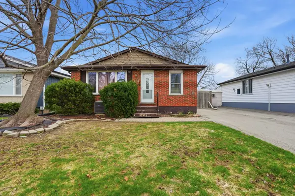 99 PALMER RD, Hamilton, ON L8T 3G1
