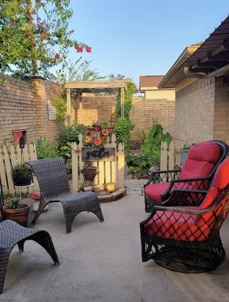 1413 Hickorywood Street, Sulphur Springs, TX 75482