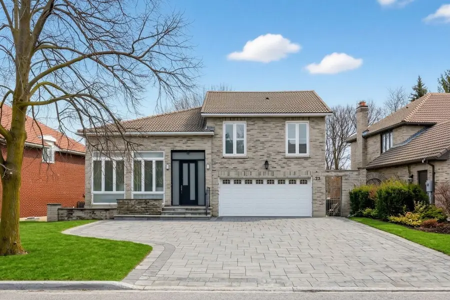 23 Montgomery CT, Markham, ON L3R 0C4
