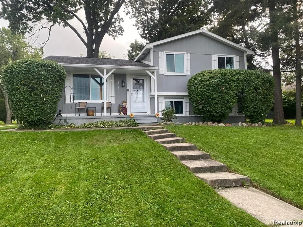 5171 DURNHAM DR, Waterford Charter Township, MI 48327
