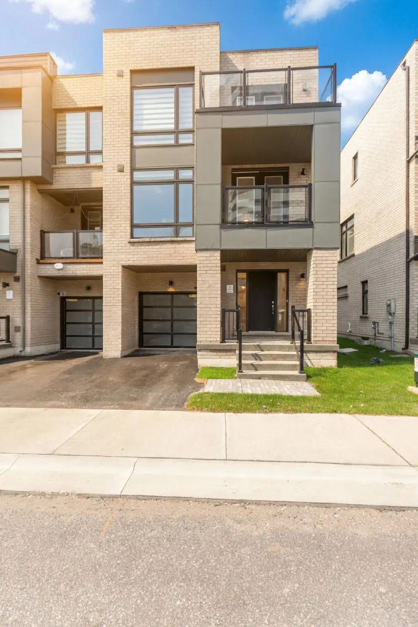 42 Dandara Gate, Vaughan, ON L4L 1V8