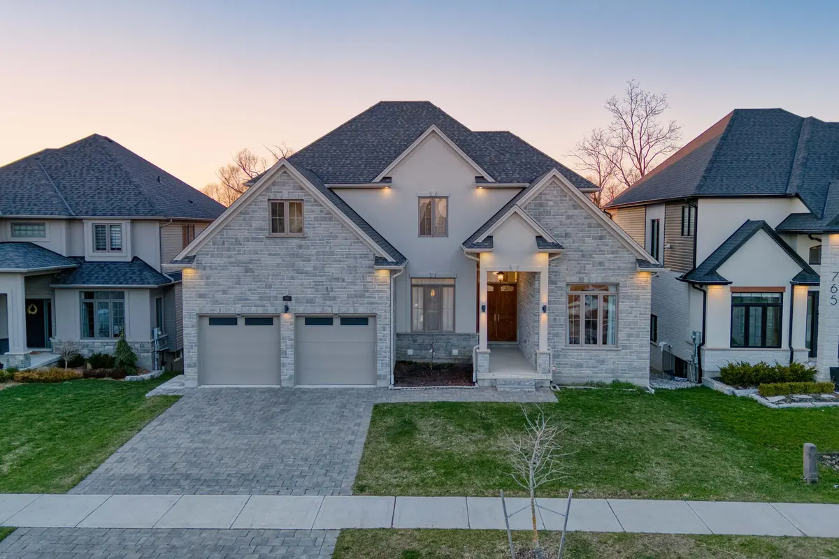 757 Zaifman CIR, London North, ON N5X 0M8