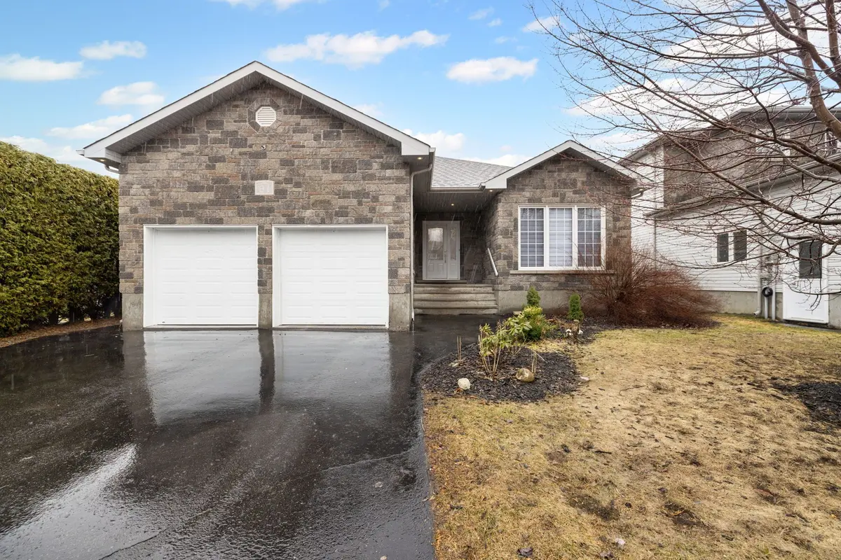 81 Giroux ST, The Nation, ON K0A 2M0