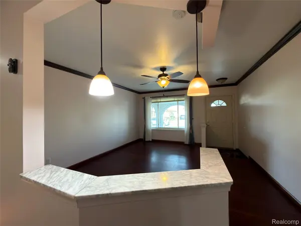 35715 Rainbow DR, Sterling Heights, MI 48312