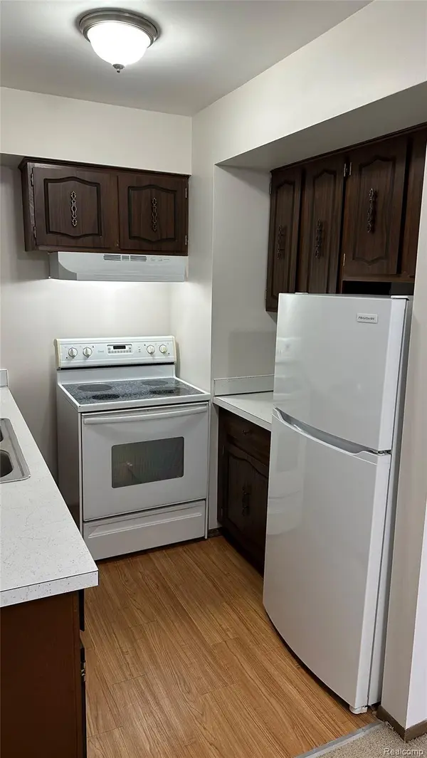 22100 E 11 Mile RD #Unit: 22112, St. Clair Shores, MI 48081