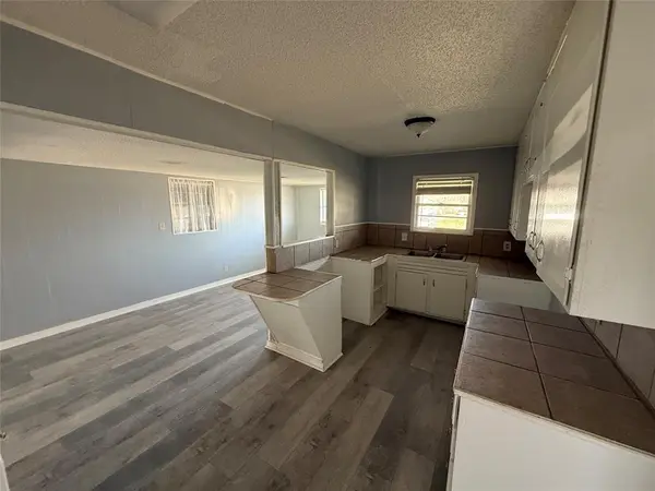 501 NEEDHAM Street, Coleman, TX 76834