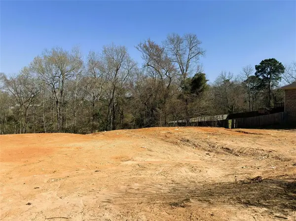 110 Elmwood Court, Palestine, TX 75801