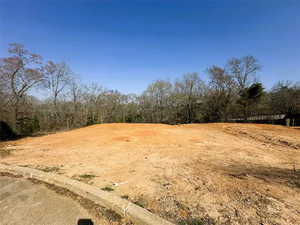 110 Elmwood Court, Palestine, TX 75801