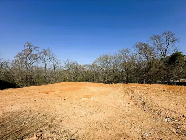 110 Elmwood Court, Palestine, TX 75801