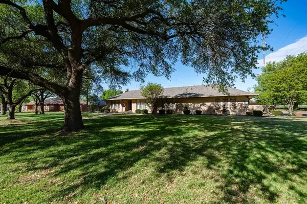 703 N Avenue L, Haskell, TX 79521