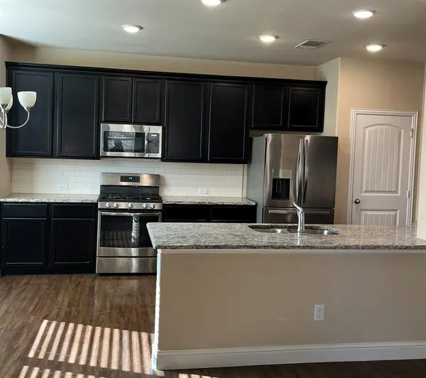 8 Pleasant Valley, Sanger, TX 76266