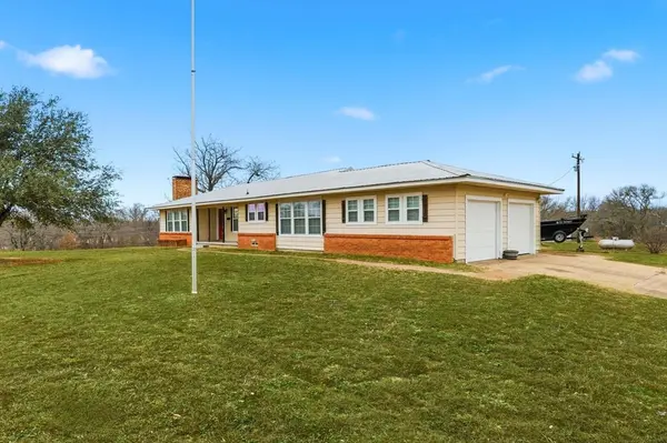 9820 FM 2451, Scurry, TX 75158