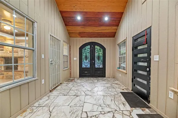 606 W Pembroke Avenue, Dallas, TX 75208