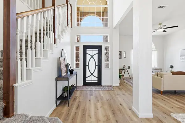 5028 Lake Vista Drive, The Colony, TX 75056