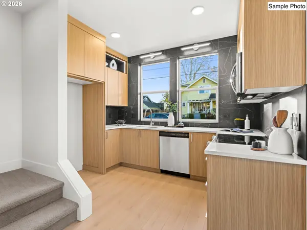 6142 NE Stanton ST, Portland, OR 97213