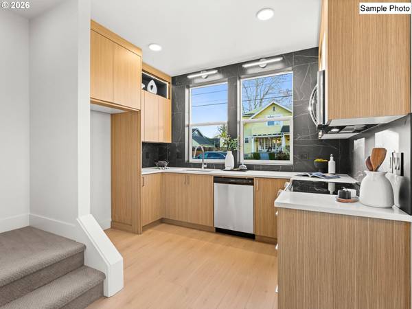 6142 NE Stanton ST, Portland, OR 97213