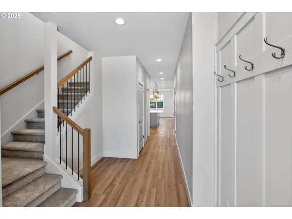 1892 S HOLLY ST, Canby, OR 97013