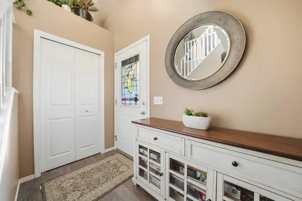 14 Kincora DR NW, Calgary, AB T3R 1K8