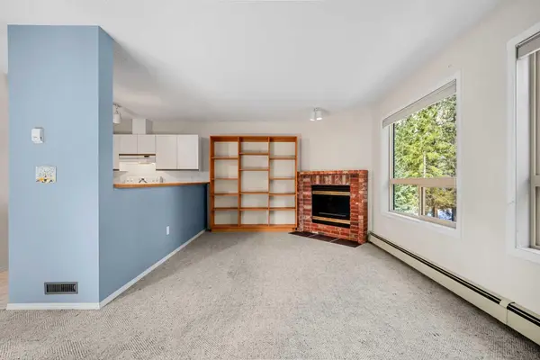 300 2 AVE #32, Dead Man's Flats, AB T1W2W4