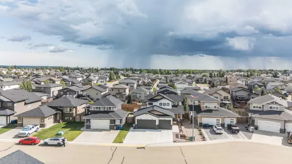 37 Arrowwood Close, Blackfalds, AB T4M 0H9