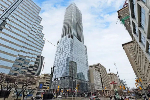 488 University AVE #3901, Toronto C01, ON M5G 0C1