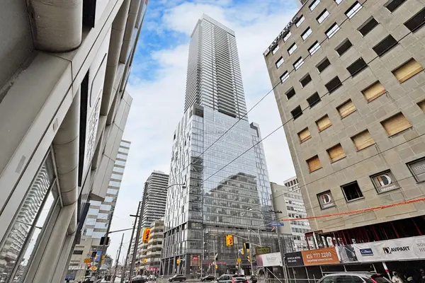 488 University AVE #3901, Toronto C01, ON M5G 0C1