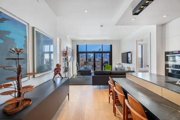 1 Strathgowan AVE #710, Toronto C04, ON M4N 0B3