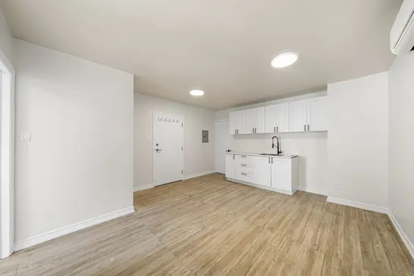 566 Queen ST W #3, Toronto C01, ON M5V 2B5