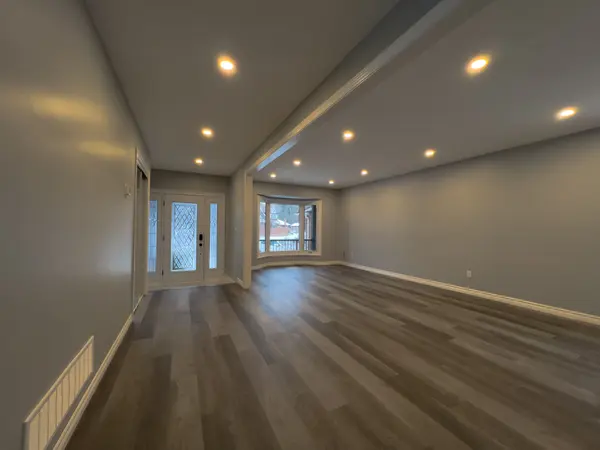 2111 Lynn Heights DR #(Upper), Pickering, ON L1X 2S1