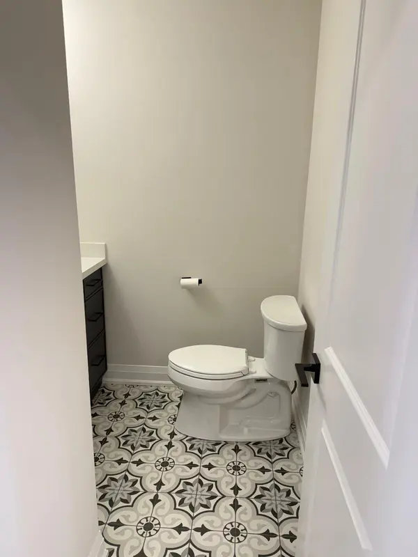 1143 Beaver Valley CRES, Oshawa, ON L1J 8N3