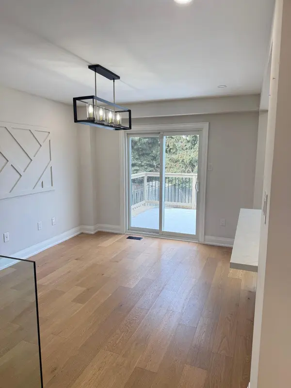 1143 Beaver Valley CRES, Oshawa, ON L1J 8N3