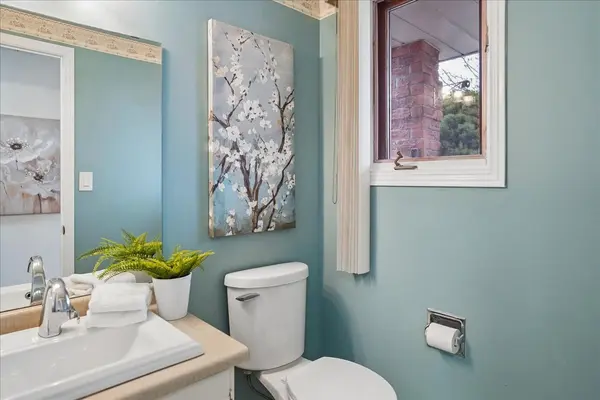 148 Adele CRES, Oshawa, ON L1J 7X6