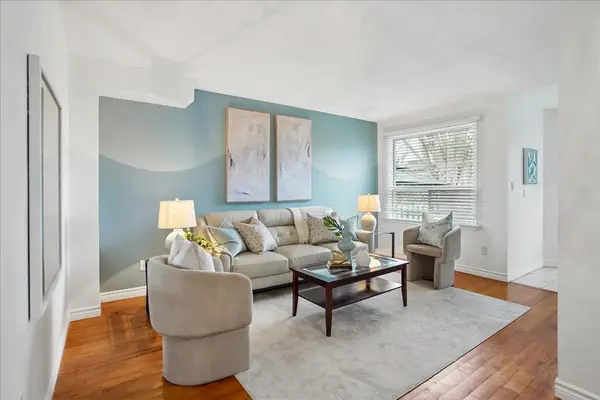 148 Adele CRES, Oshawa, ON L1J 7X6