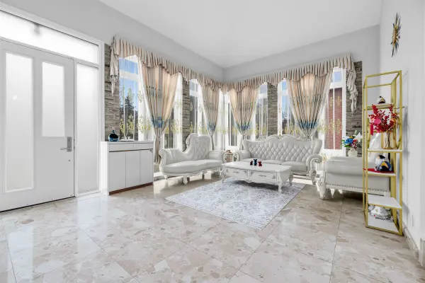 23 Montgomery CT, Markham, ON L3R 0C4