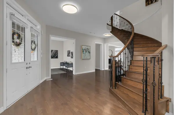 56 Redmond CRES, Springwater, ON L9X 2A2