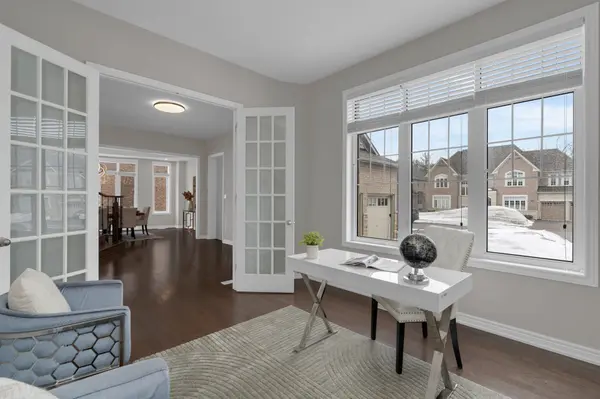 56 Redmond CRES, Springwater, ON L9X 2A2