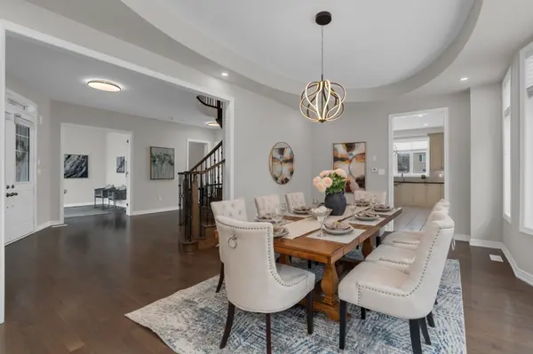 56 Redmond CRES, Springwater, ON L9X 2A2