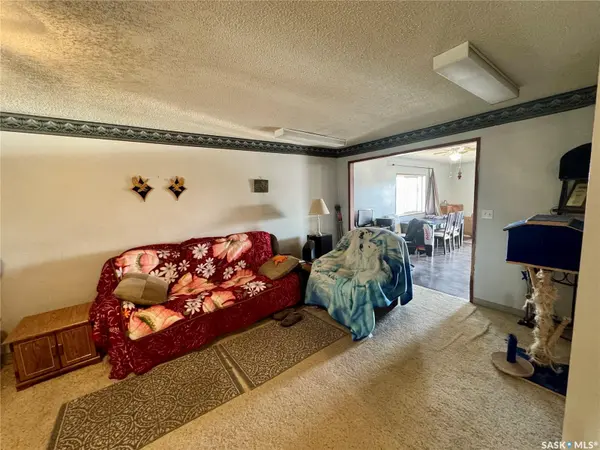 1215 ATHABASCA STREET W, Moose Jaw, SK S6H 6C7