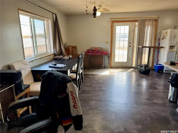 1215 ATHABASCA STREET W, Moose Jaw, SK S6H 6C7