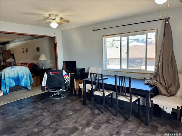 1215 ATHABASCA STREET W, Moose Jaw, SK S6H 6C7