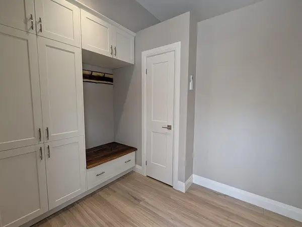 1093 Gallagher RD #A, Burlington, ON L7T 2M7