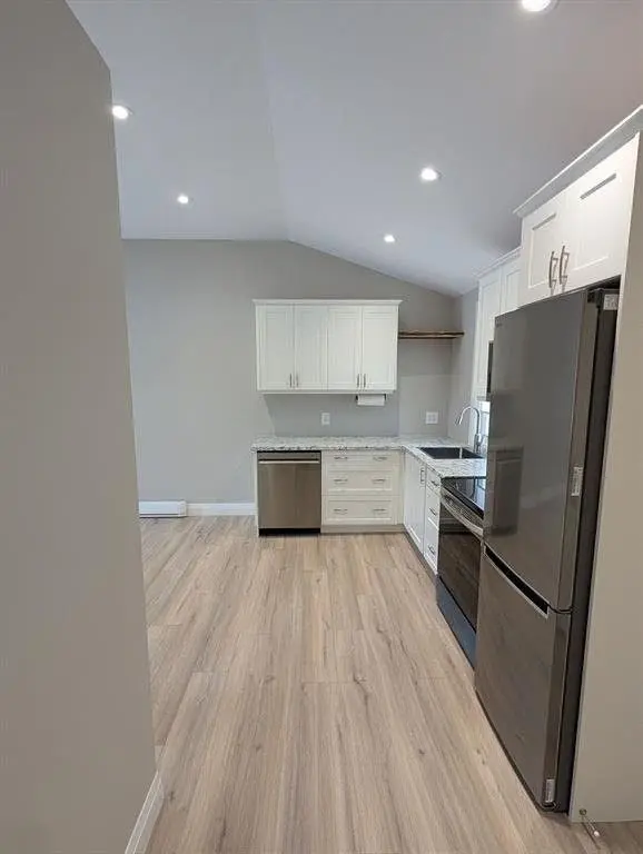 1093 Gallagher RD #A, Burlington, ON L7T 2M7