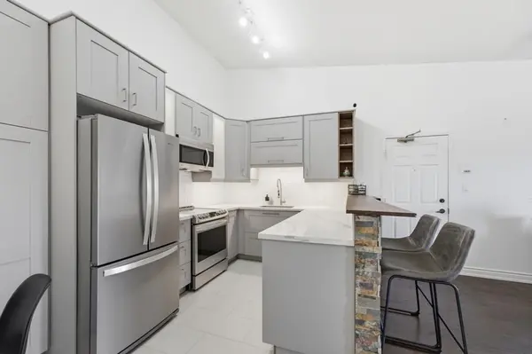 4013 Kilmer DR #410, Burlington, ON L7M 4M3