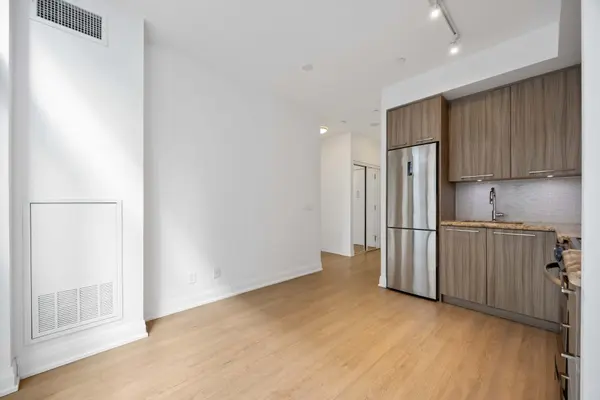 56 Annie Craig DR #302, Toronto W06, ON M8V 0C5