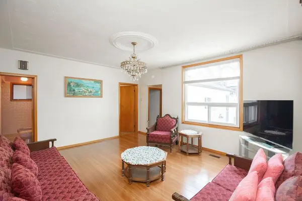 91 Pearl ST N, Hamilton, ON L8R 2Z2