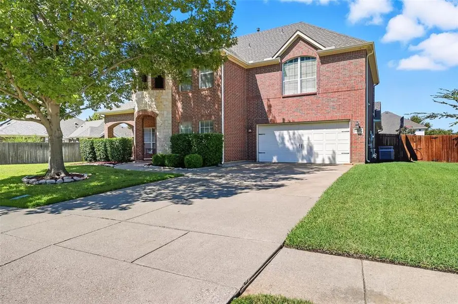 4501 Woodcrest Lane, Mansfield, TX 76063