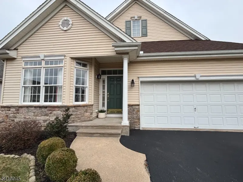 11 Stryker Rd, Franklin Twp., NJ 08873