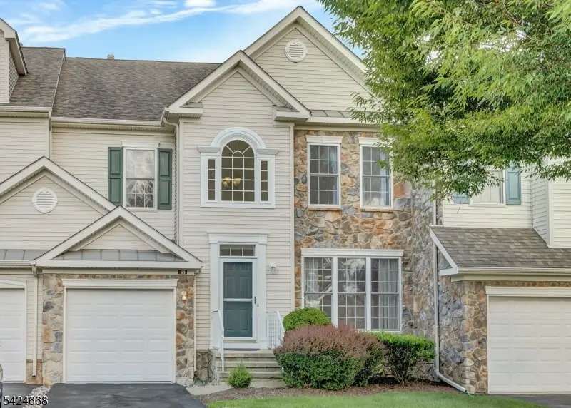 18 Mountain View Dr, Woodland Park, NJ 07424