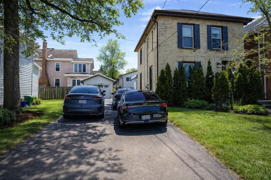 350 PARKHILL RD W, Peterborough, ON K9L 1C3